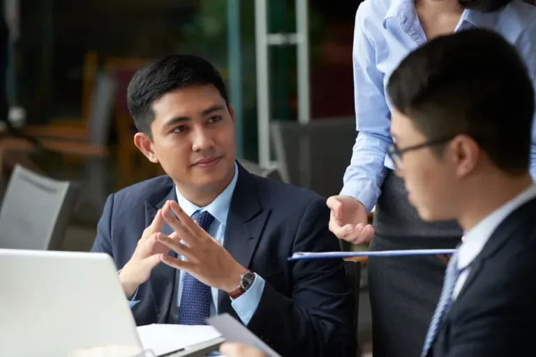 perbedaan headhunter dan outsourcing
